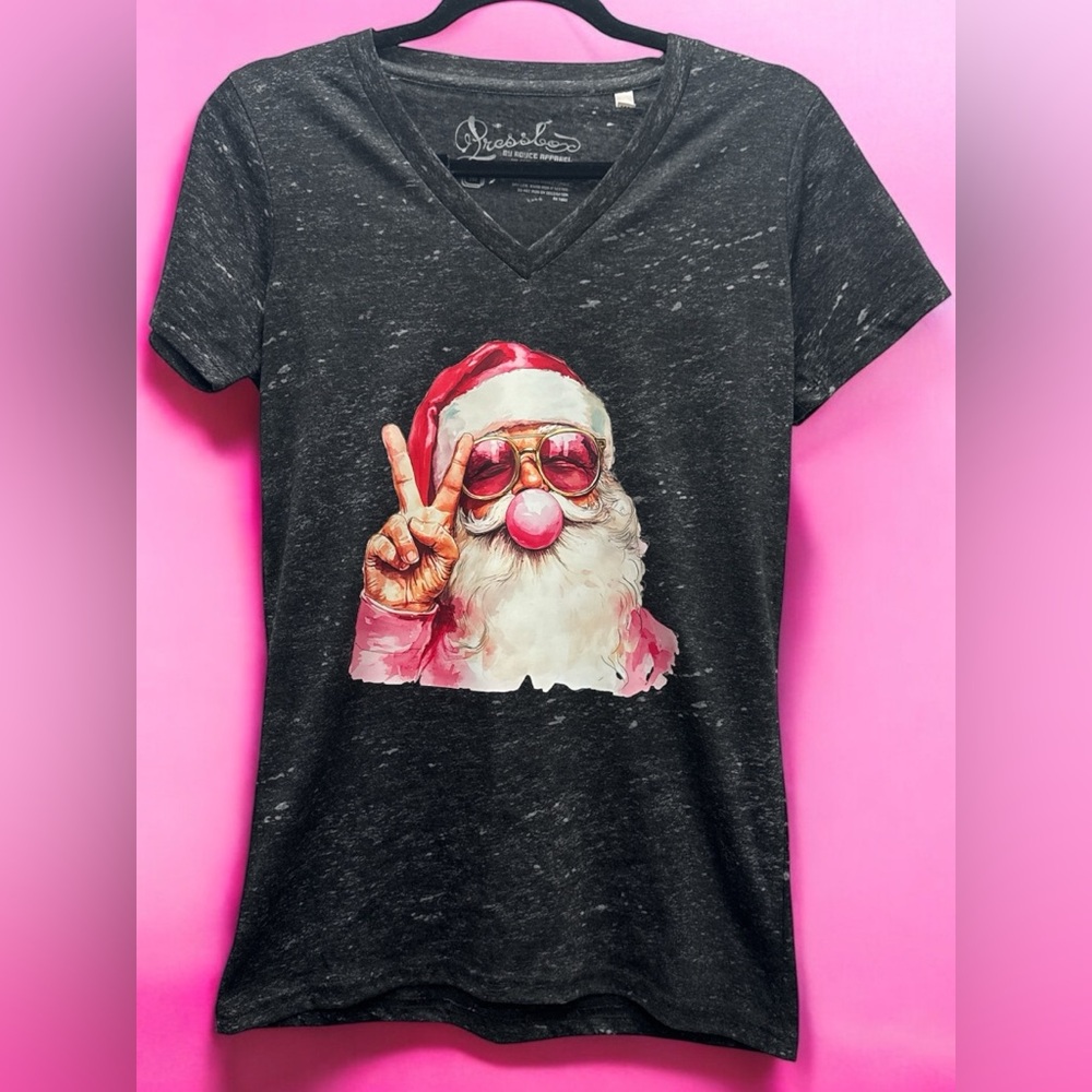 Adorable Pink Santa Blowing bubble gum women’s t-shirt size medium; christmas - Picture 1 of 3